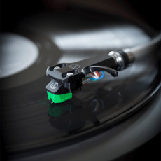Gramofony / GRAMO / Gramofonov penoska / Audio-Technica AT VM95E / H