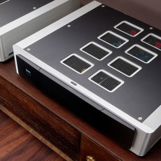 HIFI / HIFI / V�konov� zesilova�:NAD M23