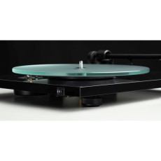 Gramofony / GRAMO / Gramofon Pro-Ject T1 EVO Phono+OM10 / Piano Black
