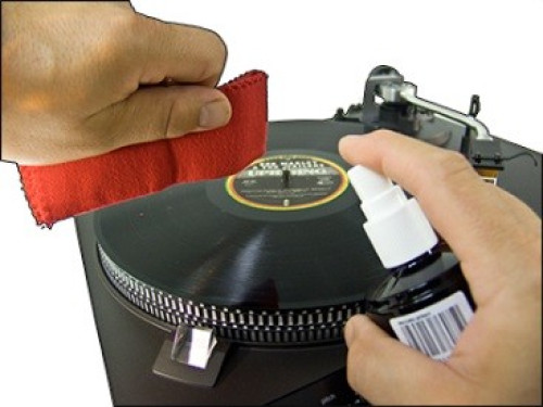 Gramofony / GRAMO / Spray s ut�rkou na �i�t�n� vinyl� / Analogis