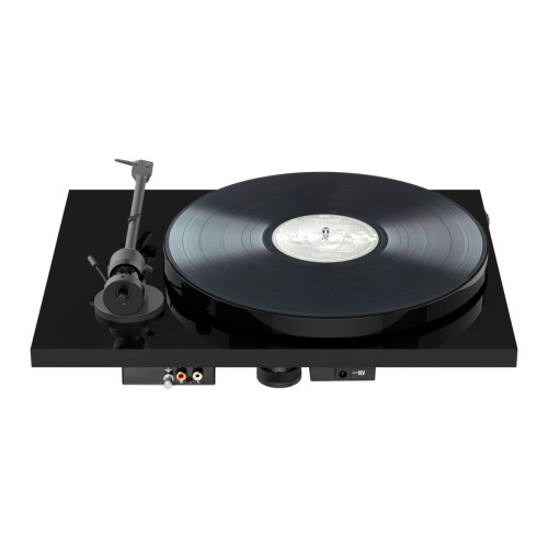 Gramofony / GRAMO / Gramofon Pro-Ject E1 Phono+AT3600L / High Gloss Black