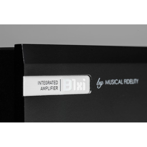 HIFI / HIFI / Integrovan� zesilova�:Musical Fidelity B1xi+Wiim mini